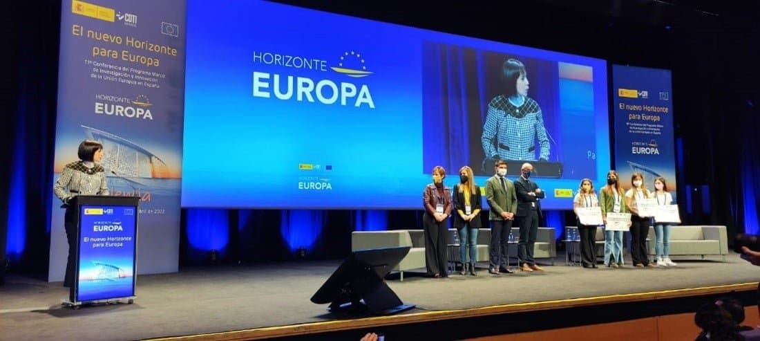 Las jóvenes del proyecto Comen 2.0 de los retos Finnova – Girls4Tech Startup Europe Awards, premiadas en la Conferencia de Horizonte Europa en Valencia