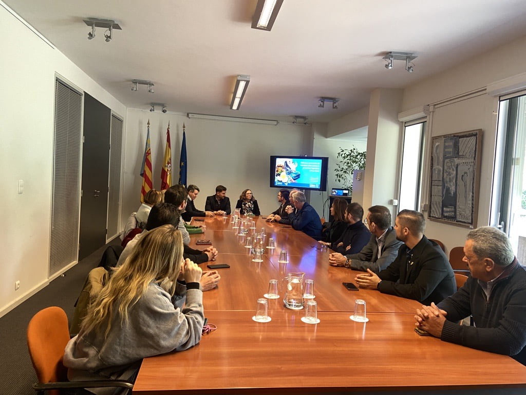 The Finnova Foundation presents some European projects to councillors and mayors of Valencian municipalities in the office of the delegation of the Comunitat Valenciana in Brussels